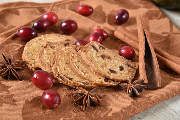 Heerlijke Cranberry Kokosnoot Chips Met Steranijs Kaneel — Stockfoto