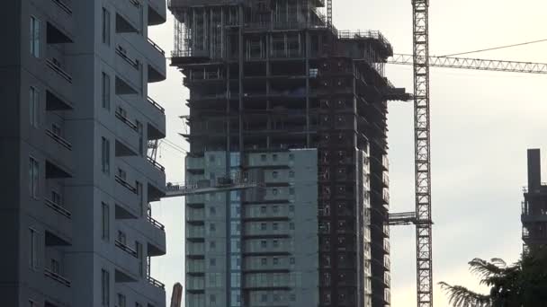 Nouvelle Construction Grande Hauteur Dans Quartier Centre Ville — Video