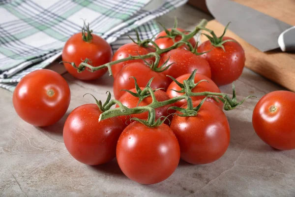 Vid Maduró Tomates Perla Orgánica Una Encimera Cocina — Foto de Stock
