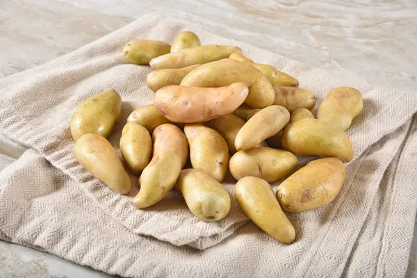 Fresh Washed Baby Dutch Yellow Potatoes Drying Kitchen Towel — Stock Photo, Image