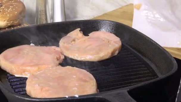 Cooking Gourmet Tuna Burgers Cast Iron Skillet — Stock Video