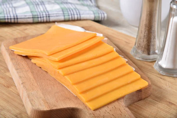 Thick Slices Cheddar Cheese Wooden Cutting Board — Stock Photo, Image