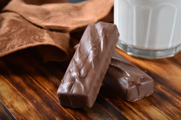 Chocolate and milk — Stock Photo, Image