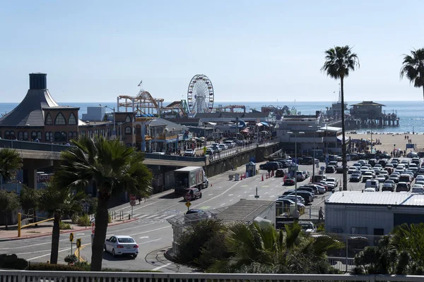 LOS ÁNGELES, CA / USA - 17 DE MARZO DE 2019: Los turistas disfrutan de la famosa — Foto de Stock