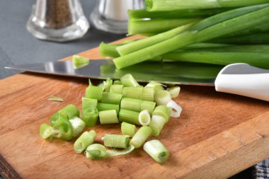 doğranmış yeşil soğan