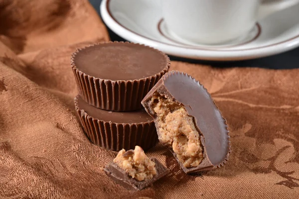 Chocolate covered peanut butter cups — Stock Photo, Image
