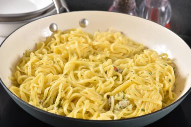 Deniz tarağı soslu makarna