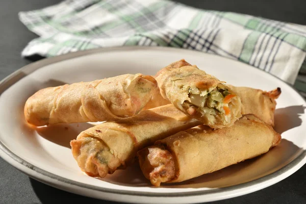 Chicken spring rolls — Stock Photo, Image