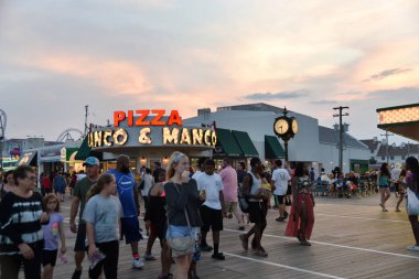 Okyanus Şehir Boardwalk Over Güzel Sunset