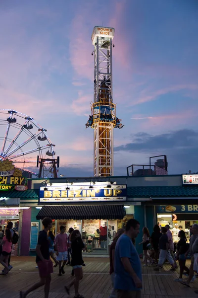Amusement Park Rides at Ocean City Boardwalk — Stock Photo, Image