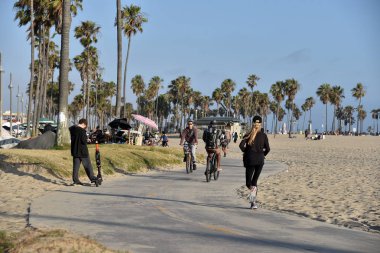 Venice Beach'te bisiklet yolu