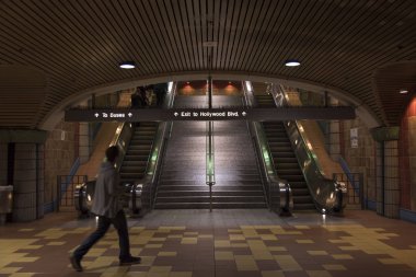 Hollywood ve Vine Metro İstasyonu'nun iç