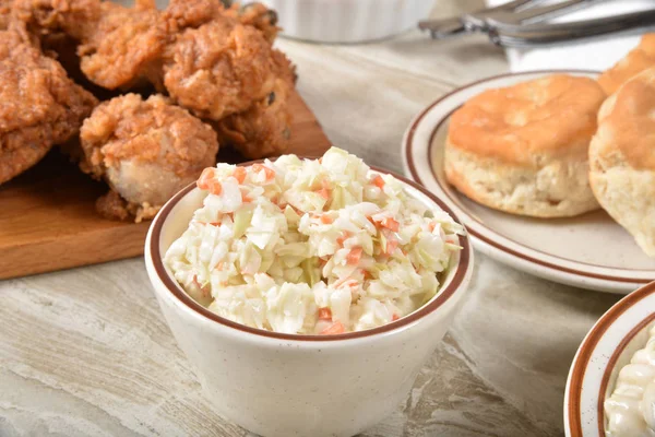 Cole slaw and fried chicken — Stock Photo, Image