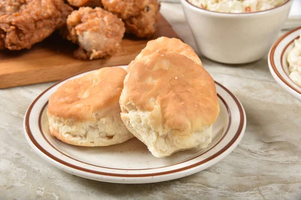 Fresh biscuits with fried chicken — Stock Photo, Image