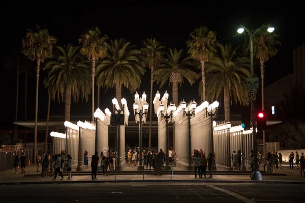 Toursts at Urban Light w mieście Los Angeles — Zdjęcie stockowe