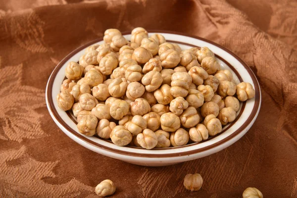 Goldene geröstete Kichererbsen — Stockfoto