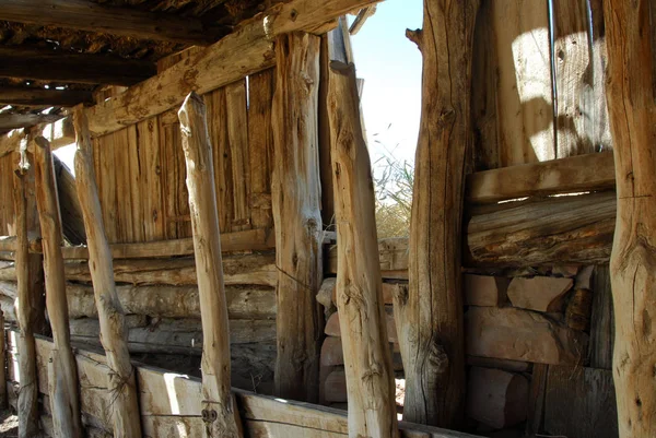 Ruinen einer alten verlassenen Ranch — Stockfoto