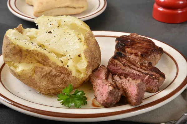 Bistecca e cena a base di patate — Foto Stock