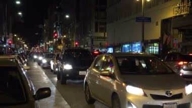 Los Angeles Broadway Tiyatrosu Bölgesi 'nde trafik sıkışıklığı