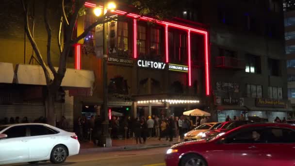 Des Foules Gens Font Queue Célèbre Cafétéria Cliftons Centre Ville — Video