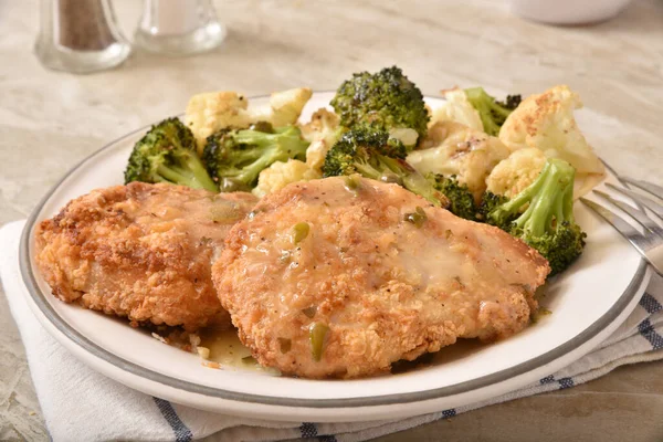 Cena di pollo piccata — Foto Stock