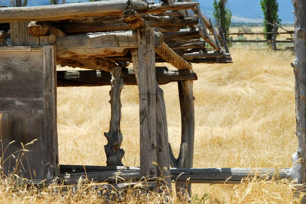 Ruinen einer alten Ranch — Stockfoto
