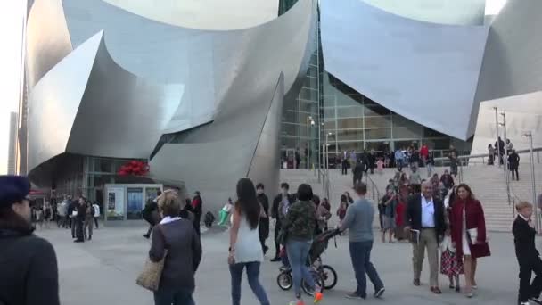 Foule Touristes Près Entrée Salle Concert Walt Disney — Video