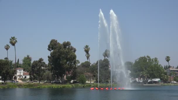 Beautiful Fountain Lake Echo Park — Stock Video