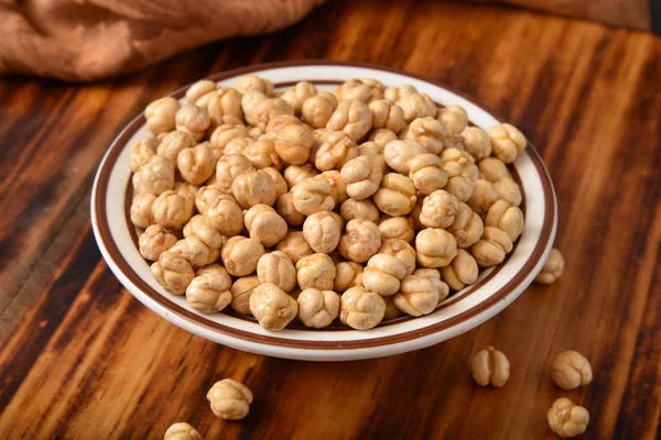 Healthy roasted chickpeas — Stock Photo, Image