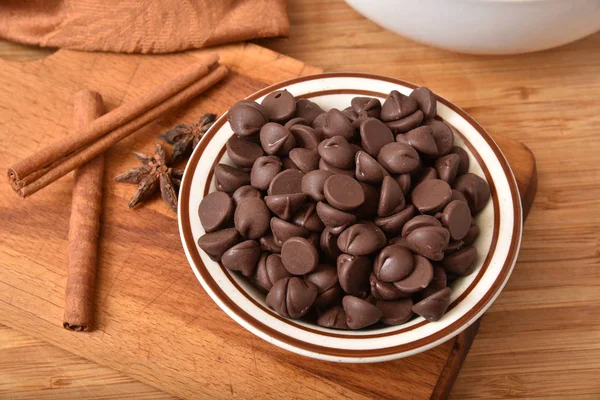 チョコレートチップと休日のスパイス — ストック写真