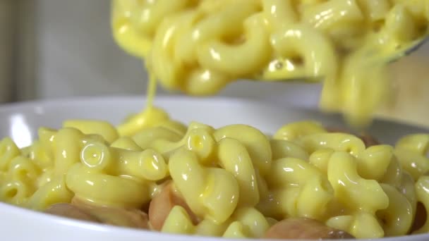 Cuillère Macaroni Fromage Dans Bol Gros Plan Ralenti — Video