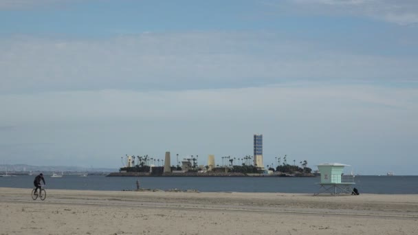 Bicicleta Monta Sendero Long Beach Por Las Islas Astronautas — Vídeos de Stock