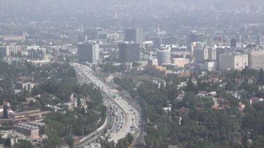 Los Angeles 'taki Hollywood Otoyolu' nun havadan görünüşü