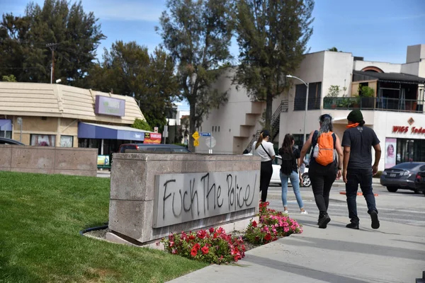 ロサンゼルス Usa 2020年5月30日 黒人の生活からの反警察の落書きロサンゼルスとビバリーヒルズでの抗議は街を覆う — ストック写真