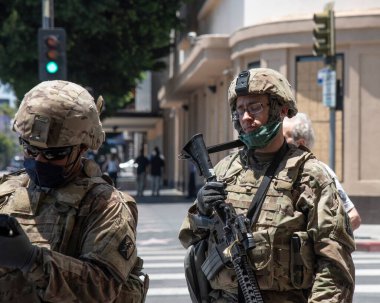 Hollywood, CA / USA - 3 Haziran 2020: Siyahların Yaşamı Önemli Protestoları sırasında Hollywood Şöhretler Yolu 'nda Kaliforniya Ulusal Muhafız Teşkilatı