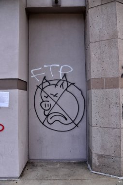 Los Angeles, CA / USA - 30 Mayıs 2020: Siyahi Yaşamlar Meselesi 'nden grafiti Batı Los Angeles' ta Belediye Başkanı Garcetti 'ye karşı yapılan protesto
