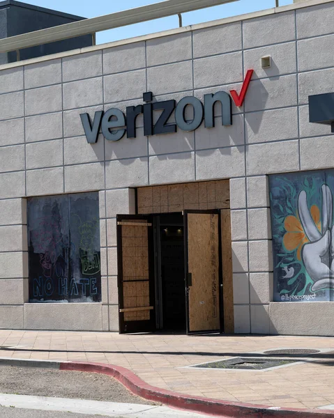 Long Beach Usa June 2020 Boarded Verizon Store Open Business — Stockfoto