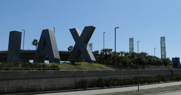Los Angeles Eua Maio 2020 Estrada Lado Sinal Aeroporto Internacional — Vídeo de Stock