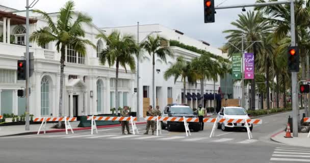 Beverly Hills Eua Junho 2020 Guarda Nacional Barricada Policial Embarcaram — Vídeo de Stock