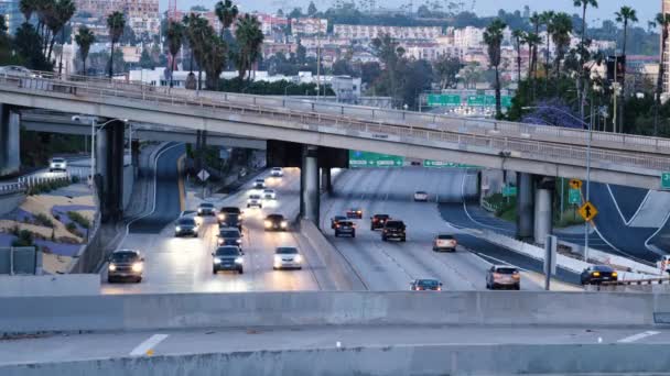 Αυτοκινητόδρομος Στο Κέντρο Του Λος Άντζελες Στο Λυκόφως — Αρχείο Βίντεο