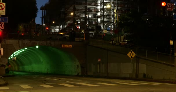ロサンゼルスの2番街トンネルの上に建設現場がある — ストック動画