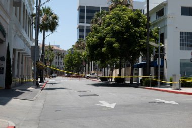 Beverly Hills, CA / USA - 4 Haziran 2020: Siyahların Yaşamı Önemli Protestoları ve yağmalamaları sonrasında Rodeo Drive 'ın kapatılması