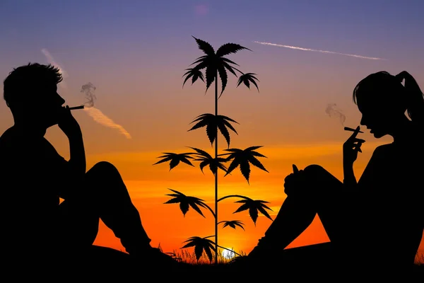 Couple Smoking Marijuana Outdoors — Stock Photo, Image
