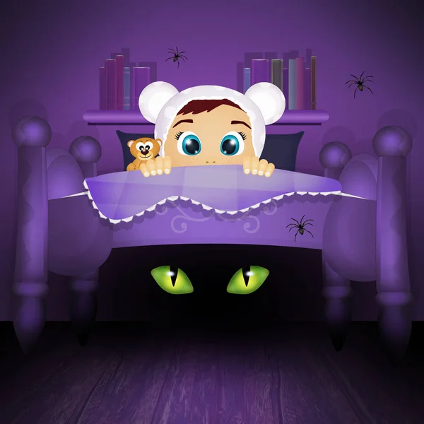 赤ちゃんのハロウィーンの夜はベッドで怖い — ストック写真