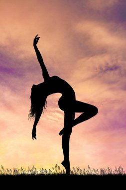 Gün batımında dans kız resmi