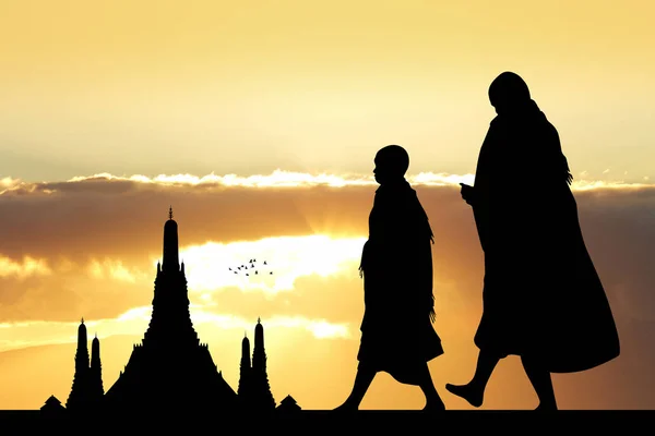 Monjes Budistas Templo Atardecer —  Fotos de Stock