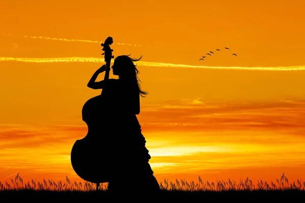 Femme Joue Violoncelle Coucher Soleil — Photo