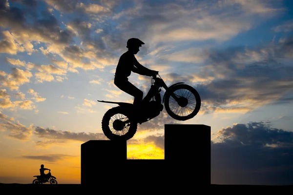 Trial Motocross Silhouette Bei Sonnenuntergang — Stockfoto