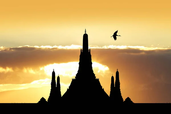 曼谷寺庙的剪影 — 图库照片