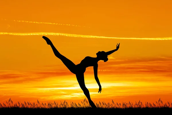 Ilustração Menina Dança Por Sol — Fotografia de Stock